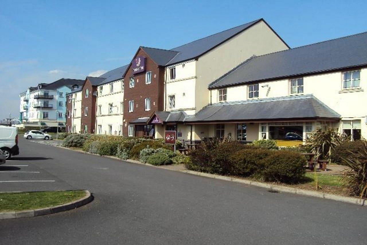 Premier Inn Carrickfergus Exterior foto