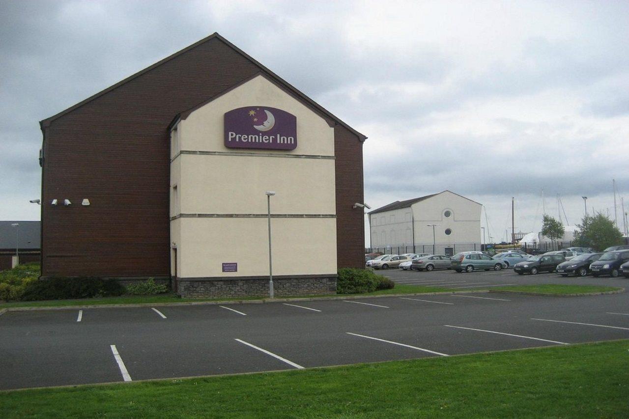 Premier Inn Carrickfergus Exterior foto