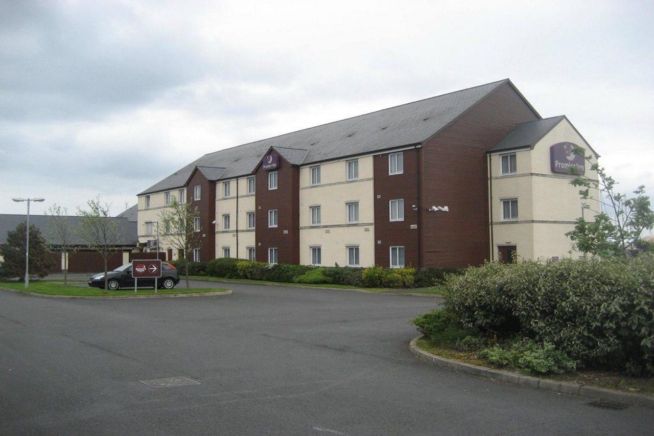 Premier Inn Carrickfergus Exterior foto